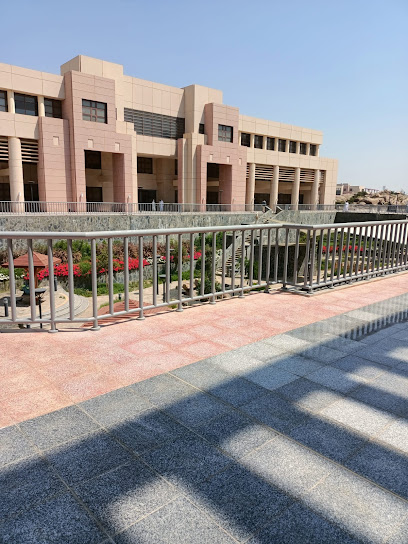 كلية الشريعة وأصول الدين - Saudi Arabia|Al Fara 62223،|AGDA7797، 7797 182 الجامعة، 3140،