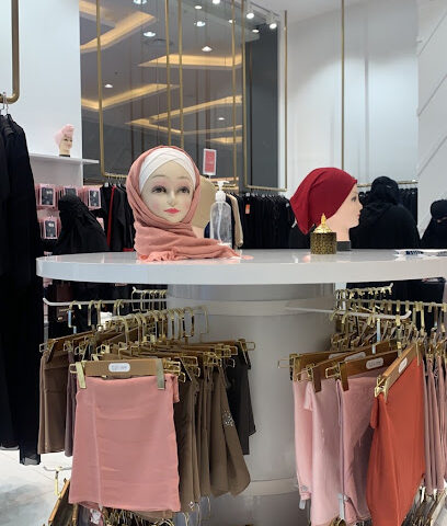 عبايات لوزان - Khamis Mushait - +966 56 880 0034