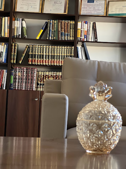 مكتب المحامي عبدالصمد بن صلاح الأحمدي للمحاماة والاستشارات القانونية - Saudi Arabia|Al Madinah Al Munawwarah 42315|Al Usayfirin|King Abdullah Branch Rd
