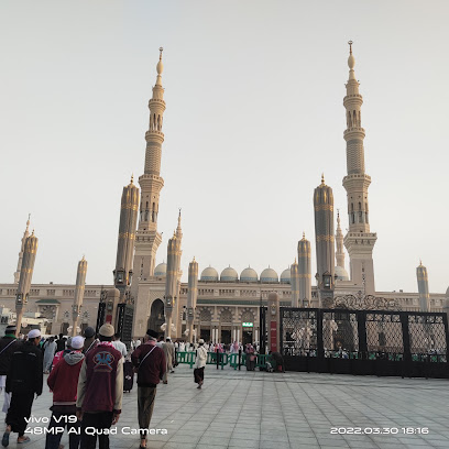Taman Depan Nabawi - Al Madinah Al Munawwarah -