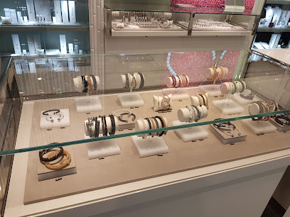 Swarovski Aziz Mall - Gate 6 - Jeddah - +966 800 122 2221