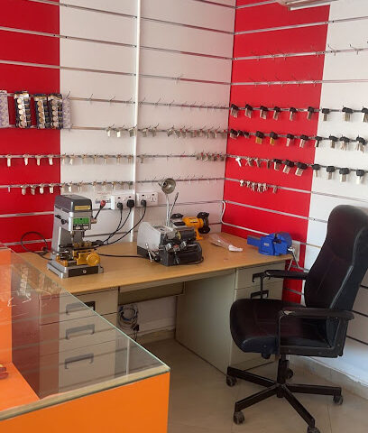 محل المفتاح المميز لبرمجة السيارات - Dammam - +966 50 752 5087