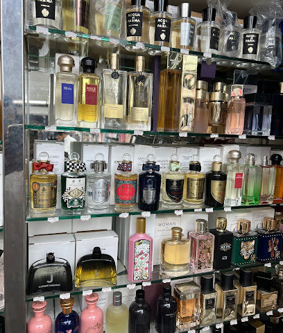 محل عالم جيفنشي للعطور - Dammam - +966 53 752 2231