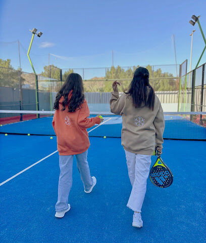 واي بادل Y padel - Mecca - +966 58 370 8793