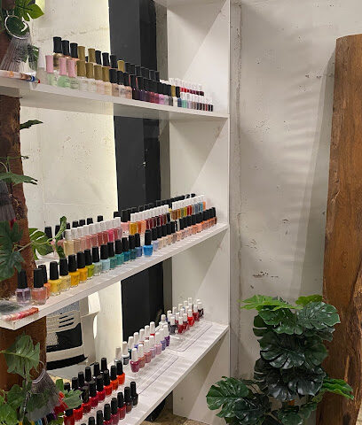 Euphoria nail spa ايفوريا نيل سبا - Hail - +966 55 887 7822