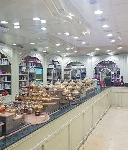 مركز كنوز للعود والبخور برزان - Hail - +966 50 317 3001