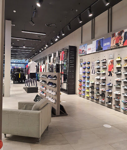 adidas Performance - Dhahran Mall - Delta اديداس الظهران مول - Dhahran -