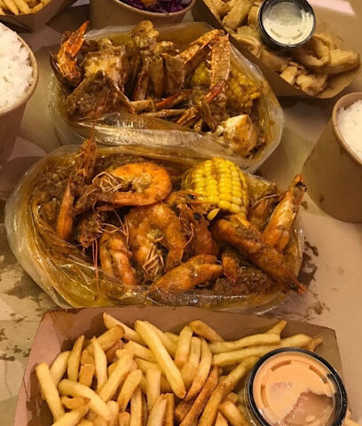 مطعم شرمب مكس المحيط - Al Qurayyat - +966 50 819 2321