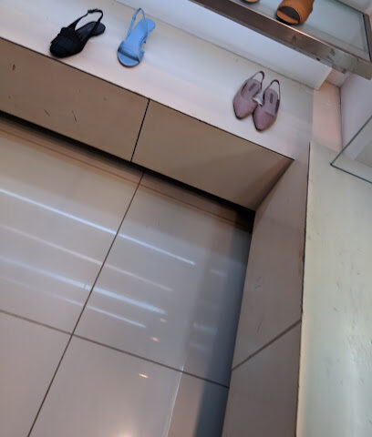 CHARLES & KEITH - Qassim - +966 16 381 4793