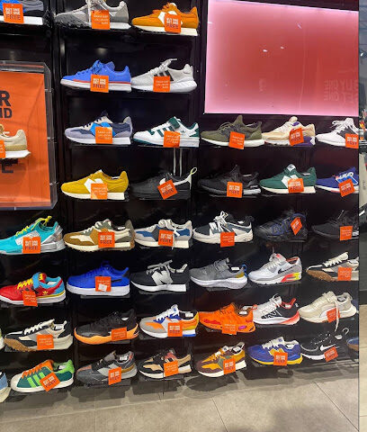ADIDAS - Rashid Mall - Al Madinah Al Munawwarah -
