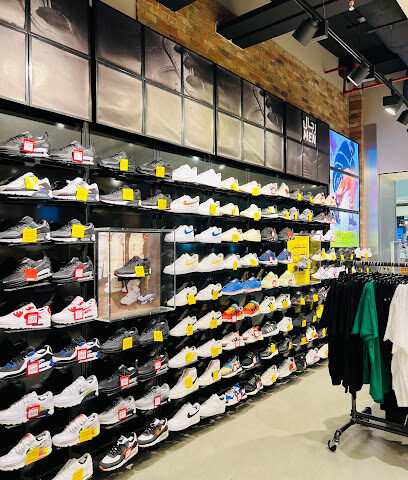 Foot Locker - Riyadh - +966 11 511 1895