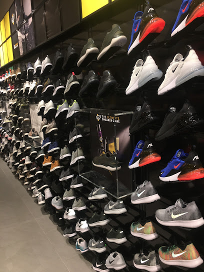 Foot Locker - Saudi Arabia|Al Jubail 35811|Fanateer|The Galleria Mall
