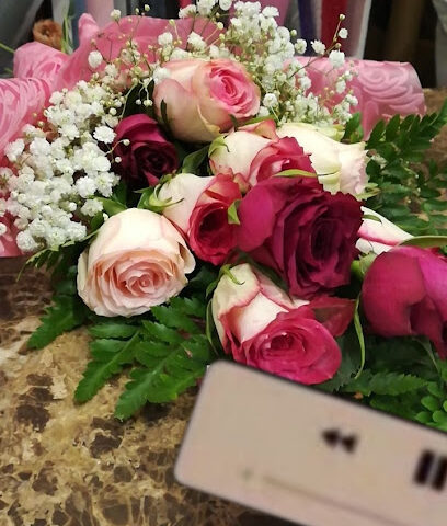 Spring flowers, roses, gift wrapping - Al Qatif - +966 13 855 2407