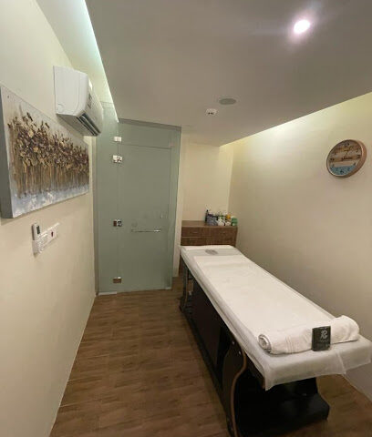مساج هنا الإسترخاء الرياضي - Dammam - +966 55 838 8836