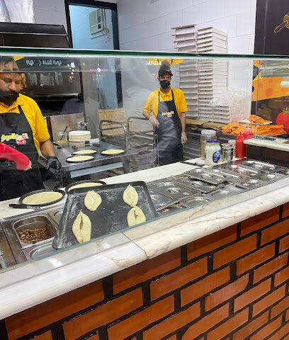 الفرن الدوار - Najran - +966 53 302 9381