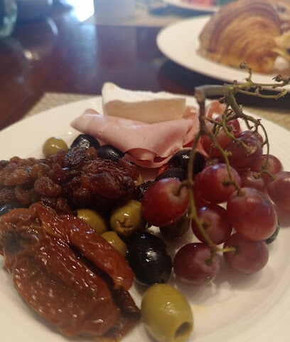 The Larder Restaurant and Lounge - Riyadh - +966 11 297 9400