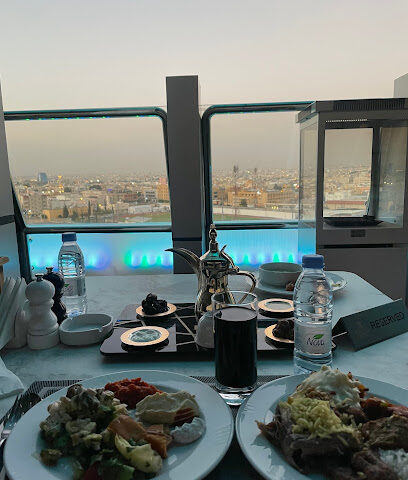مطعم SKY POINT فندق بيات - Khamis Mushait -