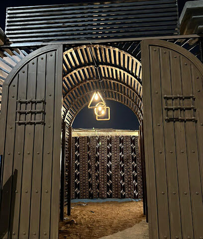 مطعم وديوانية زمان - Taif - +966 56 293 2511