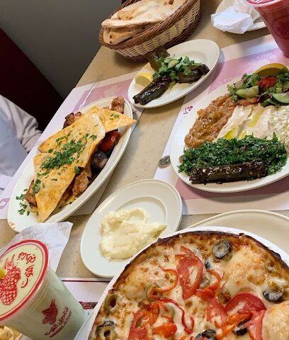 مطعم قناديل التوت - Abha - +966 17 240 4442