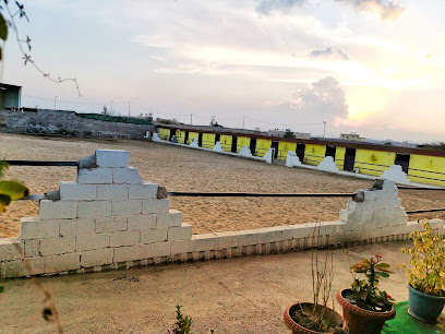 مربط هورس لاند لإواء الخيول وتدريب الفروسية لرجال والنساء خميس مشيط - Wadi Ibn Hashbal - +966 58 027 8080