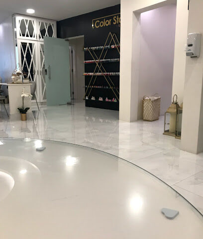 Fitness Lounge Gym & Nail Spa - Saihat - +966 56 322 2440